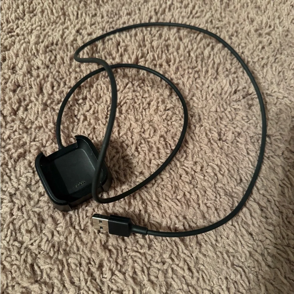 Fitbit Versa (Original) Used with Charger and Two Bands